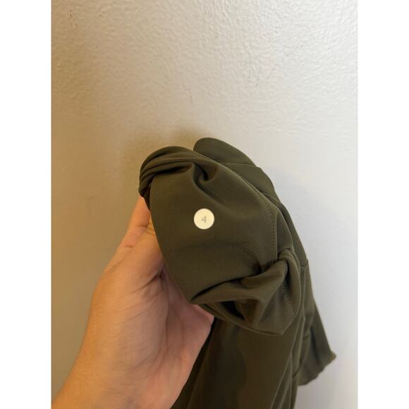 Lululemon Women’s Olive Green Drawstring Slim Leg Sz 4 Professional - Picture 5 of 5